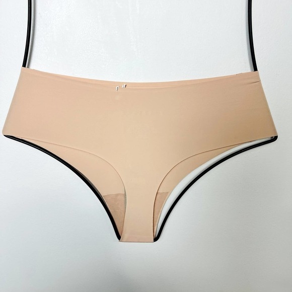 Everlane NWT The ReNew Seamless Stretch Low Rise Thong Panty Light Tan Sz Small - Picture 3 of 5